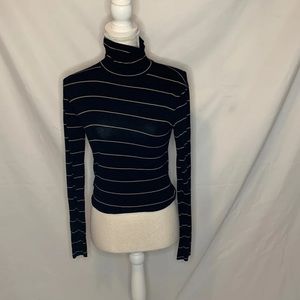 ⭐️Black and gold turtle neck long sleeve shirt